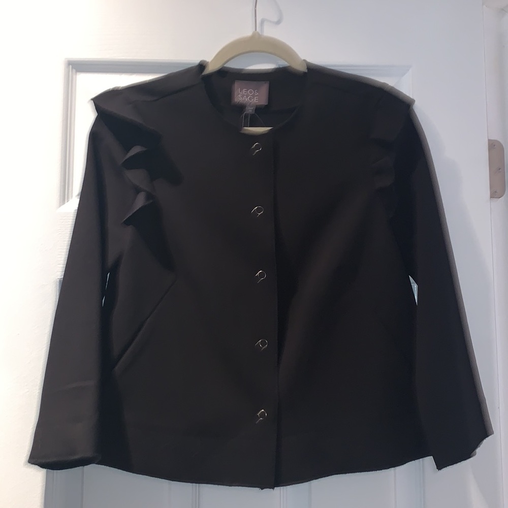 Leo & Sage 3 quarter sleeve swing blazer ruffled shoulder Barney’s XS tags